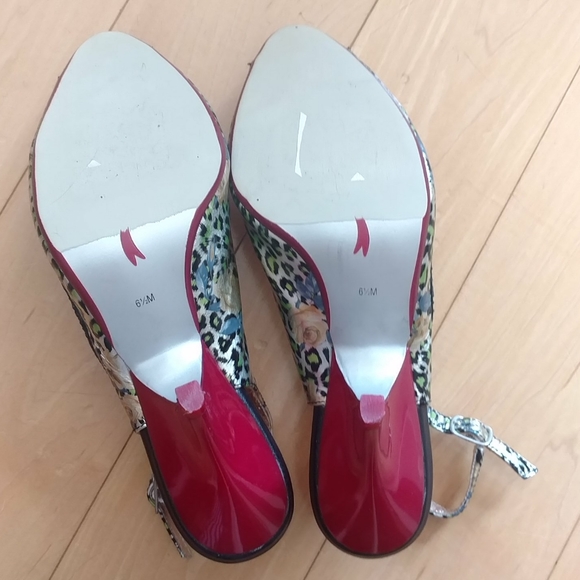 Poetic License Tea Party size 6 1/2 - Picture 3 of 8